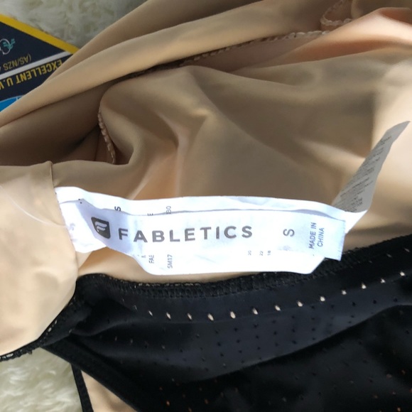 Fabletics Valentina Black Crop Swim Top – Small NWT - Picture 5 of 5
